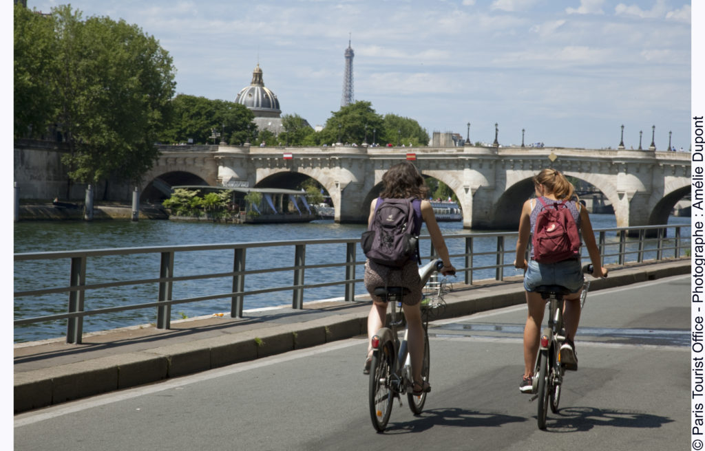 Radfahren an der Seine in Paris