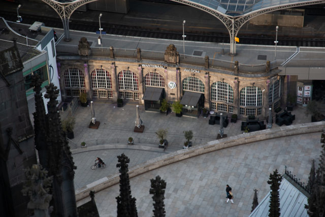 Kölner Hauptbahnhof Wenig Menschen durch Corona