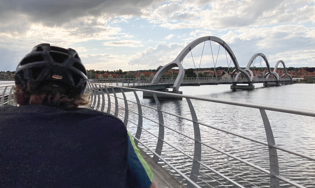 Radbrücke über die Bucht in Soelvesborg